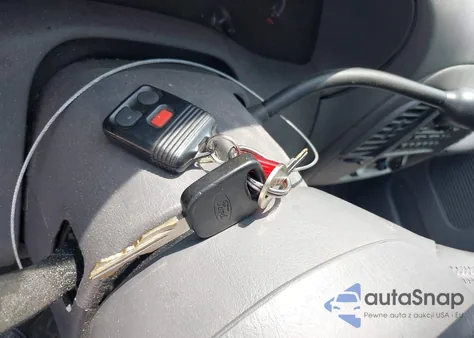 2002 Ford F-150 Lariat/Xlt z USA, uszkodzony, nr VIN 1FTRW07LX2KA67041